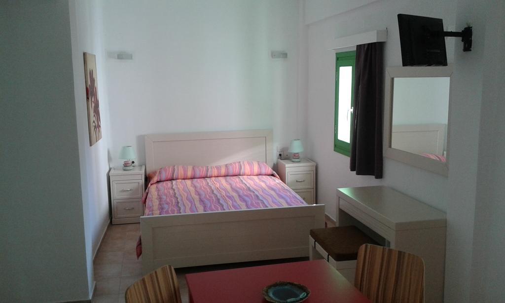 Kastellos Apartments Sikinos Alopronia Extérieur photo